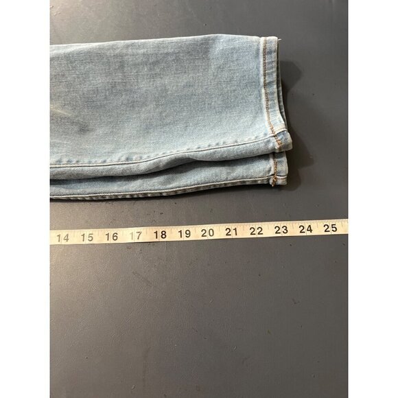 Chicos So Slimming Girlfriend Crop Jeans Chicos Sz 0 US 4 Small Light Wash sha - Picture 11 of 12